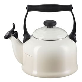 Traditional Kettle With Fixed Whistle 2.1L