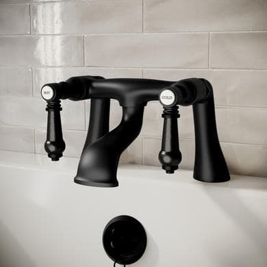 Helston Traditional Bath Filler