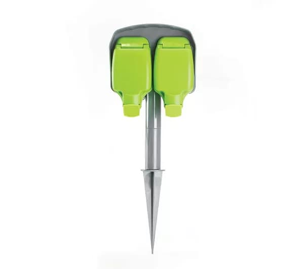 STATUS 2 Socket Outdoor Garden Spike Extension Lead - Green
