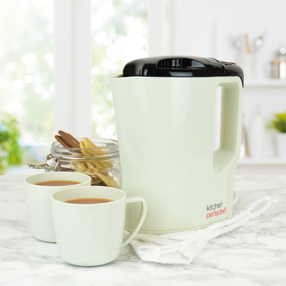 LLOYTRON 1KW 900ML CORDED TRAVEL KETTLE