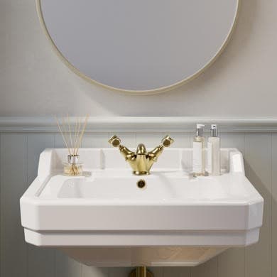 ALMOST PERFECT - White Wall Hung Basin with 1 Tap Hole 570mm - Ripley