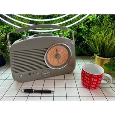 Steepletone Brighton Classic Retro style Radio, FM , MW  & LW - Sage Green | BRIGHTONSGBT
