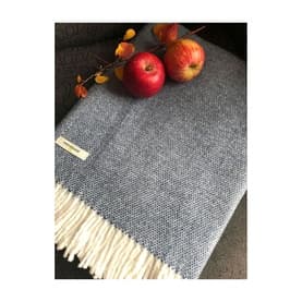 Seurat Throw