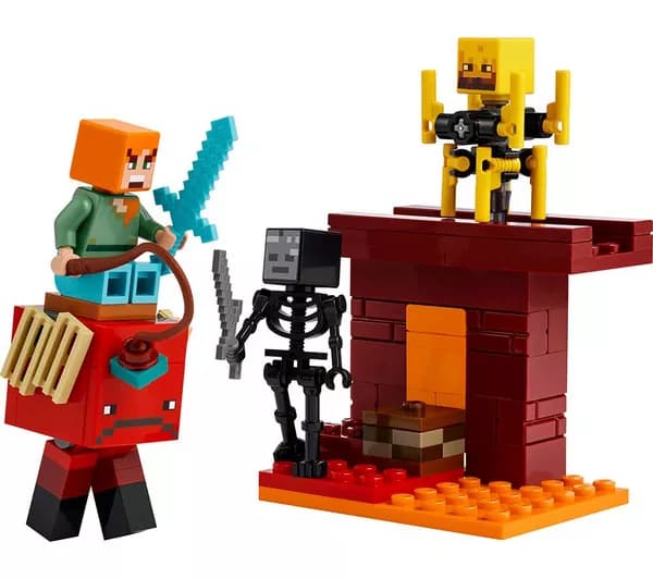 LEGO Minecraft 21266 The Nether Lava Battle Set