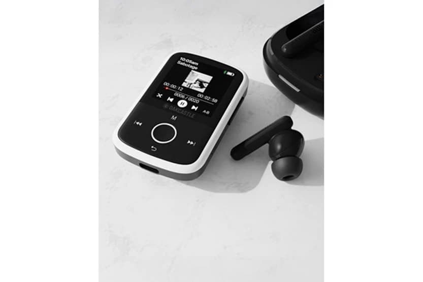 Oakcastle MP250 Pocket Bluetooth MP3 Player - Black | 1000003152
