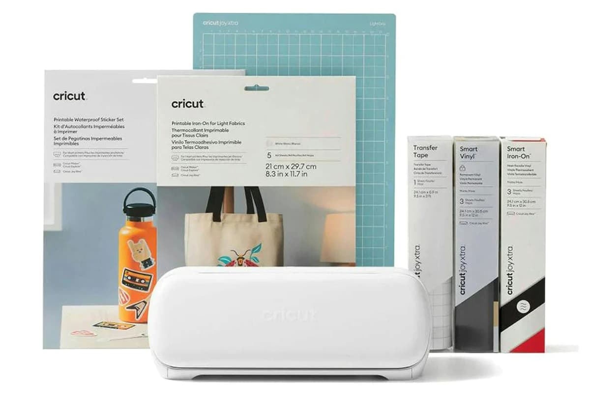 Cricut Joy Xtra Smart Cutting Machine & Starter Bundle