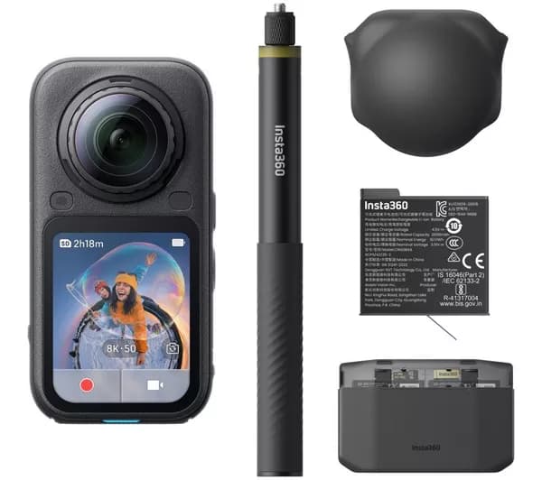 INSTA360 X6 8K Ultra HD 360 Action Camera Essentials Bundle - Black
