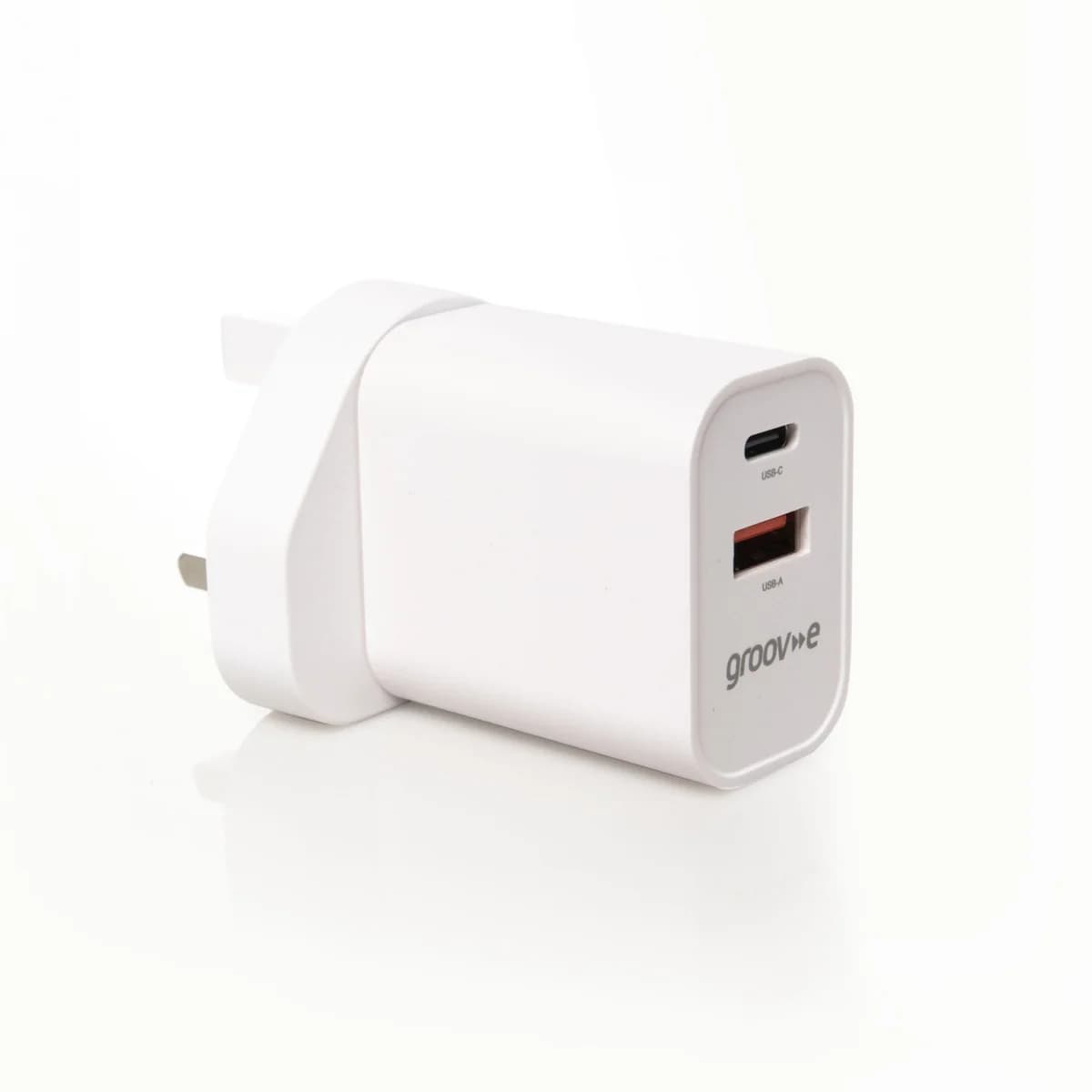 Groov-e 20W USB-C and USB-A Travel Charger with Worldwide Adapters White | GVMA113WE
